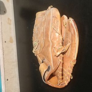 Mizuno Baseball Glove